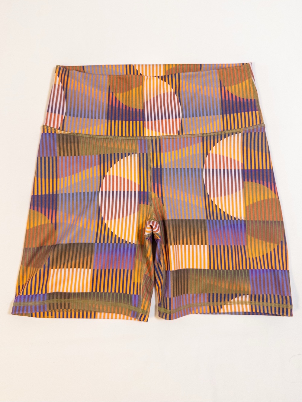 Fabletics Define High-Waisted 6” Shorts Size S PowerHold Geometric Print